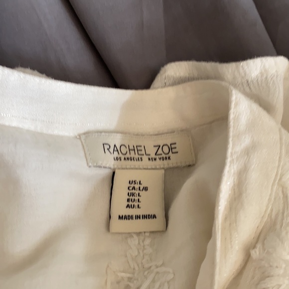 Beautiful white smock like top - Picture 3 of 4